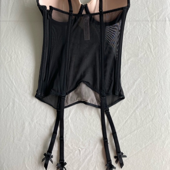 VS Lace Bustier in Black/Nude Lace 32B, Lace Thong XS, Strappy Back Panty XS - Picture 2 of 8